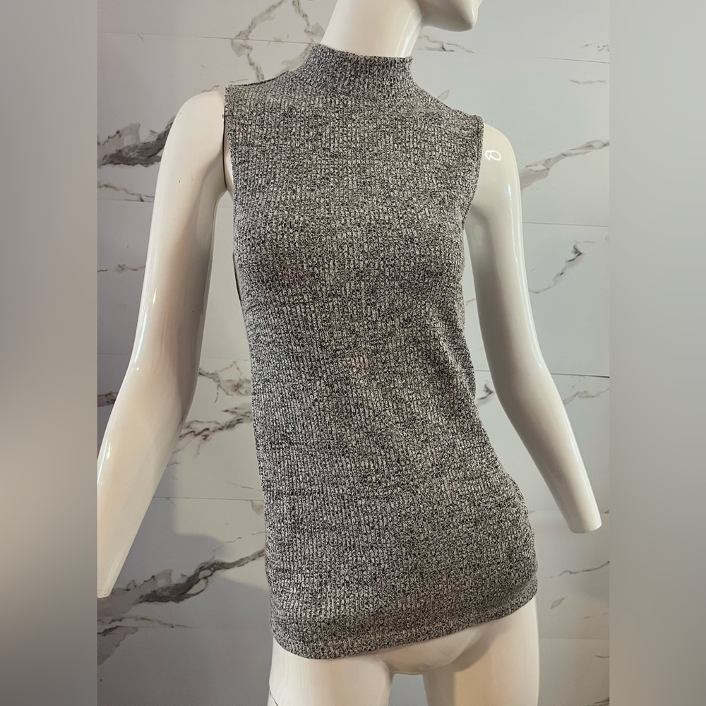 NWT GAP Heather Gray Marled Knit Ribbed Sleeveless Mock Neck Tank Size S